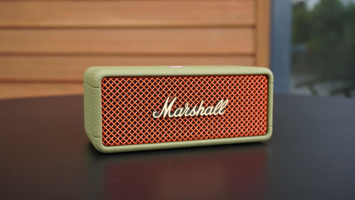 5 Essential Electronic Accessories for Your Next Adventure