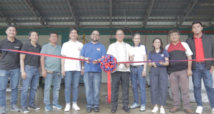 (L-R): Mr. Giann Vega, Mr. Alex Celis, Mr. Ronaldo Bayla, Barangay Captain of Brgy. Timbao, Coun. Jedi Alatiit, Former Chair on Environment of the City of Biñan, Mr. Christopher Ilagan, Congressman Atty. Arman Dimaguila Jr., Former Biñan City Mayor, Mr. Rodelio Lee, Biñan City Environment and Natural Resources Office Department Head, Ms. Erica Cardoso, Managing Director of Evergreen Labs Philippines, Coun. Echit Desuasido, Chair on Environment of the City of Biñan, Mr. Lexter Sandoval, Representative of DENR-EMB IV-A Officials conducted the ribbon-cutting ceremony for the Enhanced Materials Recovery Facility, marking a milestone in the Loop Lokal project's public-private partnership between PepsiCo Philippines, Evergreen Labs Philippines, and the City of Biñan.