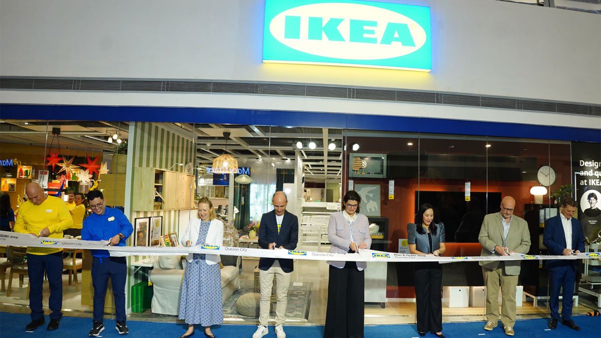 IKEA Plan and Order Shop officially opens in TriNoma, Quezon City! Celebrating this momentous event were (L-R) Daniel Rivero, IKEA Philippines Store Manager; Gelo Gacad, IKEA Plan and Order Shop Manager; Her Excellency Anna Ferry, Ambassador of Sweden to the Philippines; Ricardo Pinheiro, IKEA Country Retail Manager; Mariana Zobel de Ayala, Ayala Land Inc. Senior Vice President and Head of Leasing & Hospitality; Quezon City Mayor Joy Belmonte; Paul Birkett, Ayala Malls Chief Operating Officer; and Nathan Clark, Ayala Malls Head of Leasing.