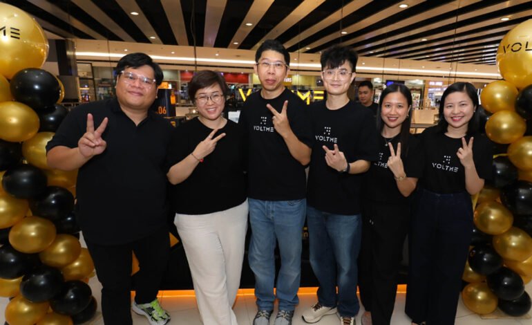 L-R: Igue Bonifacio (Integrated Marketing Manager & Business Development Lead, Cognetics), Michele Lyn Ong (Leasing Manager SM City North EDSA, SM Supermalls), Tommy Tse (Chief Operation Officer, Voltnex Innovations), Holden Lo (Brand Manager, Voltnex Innovations), Kristine Santos-Choa (Division Manager, Cognetics), and Rachael Trajano (Senior Product Manager, Cognetics)