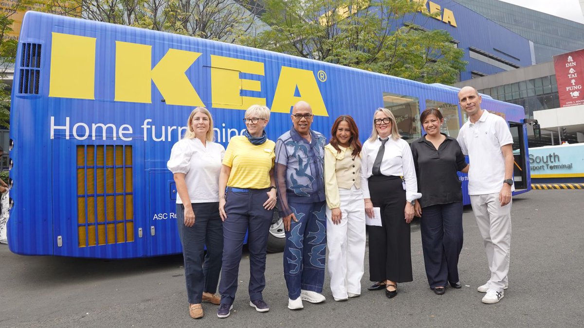IKEA Philippines unveiled its immersive roving showroom to showcase its storage solutions. Present at the launch were (L-R) Frida Wallin, IKEA Country Business Navigation Manager; Manuela Seemann, IKEA Pasay Sales Manager; celebrity host Boy Abunda; actress Jolina Magdangal; Sarah Cox, IKEA Philippines Country Selling Manager; Jasmin Cruz, IKEA Philippines Inspiration & Communication Manager; and Ricardo Pinheiro, IKEA Philippines Country Retail Manager.