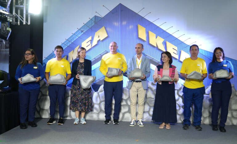 Building IKEA’s symbolic stone wall during IKEA Pasay’s Store of the Year celebration, symbolizing that anything can be made with something small. (L-R) Audrey Ella Habac, Senior Food Assistant; Chollin Vargas, Plan and Order Point Associate; Her Excellence Anna Ferry, Ambassador of Sweden to the Philippines; Daniel Rivero, IKEA Philippines Store Manager; Ricardo Pinheiro, IKEA Philippine Country Retail Manager; Pasay City Mayor Imelda Gallardo Calixto-Rubiano; Heraclio Cruz, Interior Designer; Maria Patricia Lee, Sales Associate.