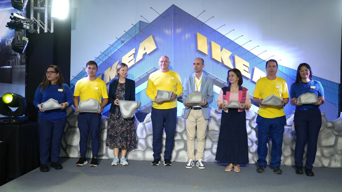 Building IKEA’s symbolic stone wall during IKEA Pasay’s Store of the Year celebration, symbolizing that anything can be made with something small. (L-R) Audrey Ella Habac, Senior Food Assistant; Chollin Vargas, Plan and Order Point Associate; Her Excellence Anna Ferry, Ambassador of Sweden to the Philippines; Daniel Rivero, IKEA Philippines Store Manager; Ricardo Pinheiro, IKEA Philippine Country Retail Manager; Pasay City Mayor Imelda Gallardo Calixto-Rubiano; Heraclio Cruz, Interior Designer; Maria Patricia Lee, Sales Associate.