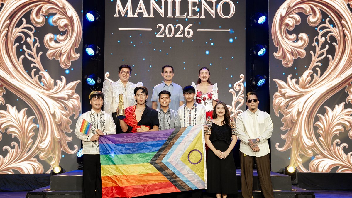 Manila Officials and Award Recipient Universidad de Manila-Bahaghari
