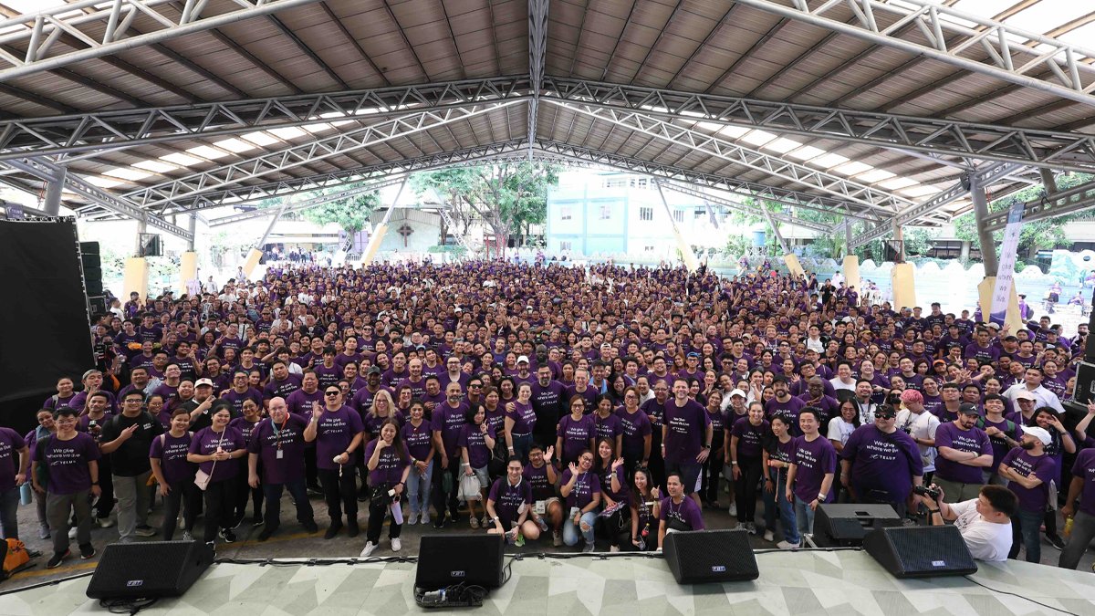 Over 1,300 volunteers from TELUS Digital Philippines transform century-old school