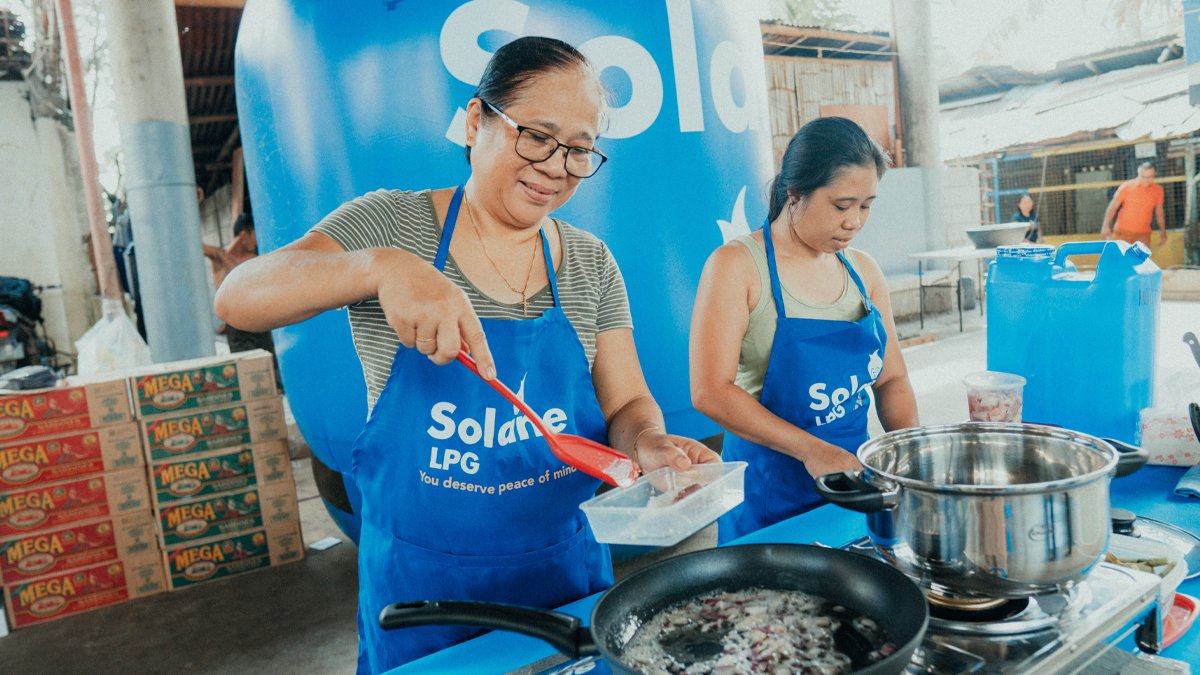 Solane's AlabKalinga Community Kitchen promotes safe cooking while creating opportunities for neighbors to connect and strengthen community bonds through shared meals.